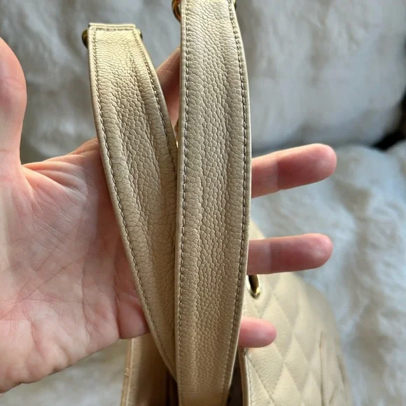 Chanel Caviar Petite Shopping Tote - Picture 9 of 15